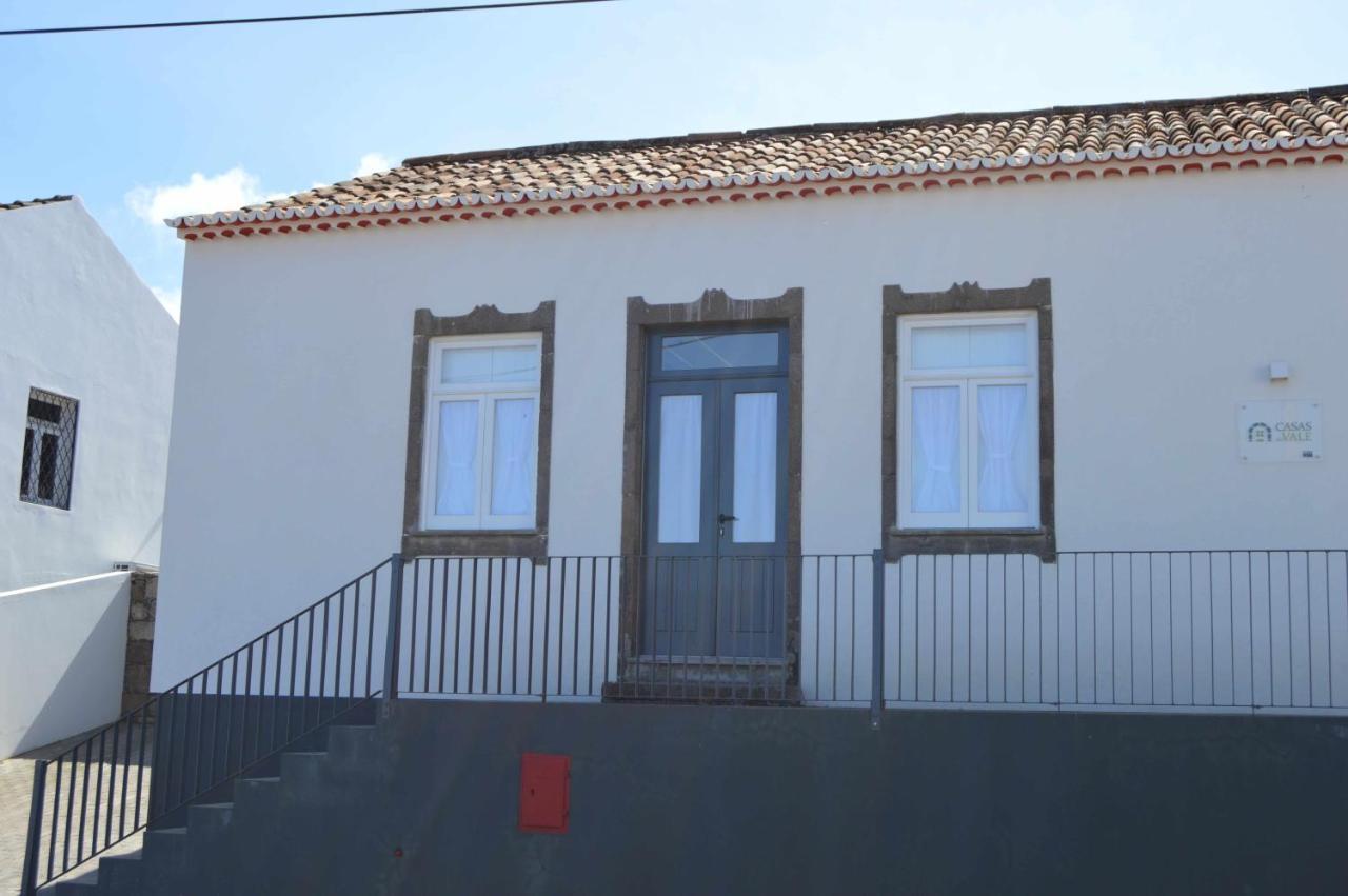 Вилла Casas Do Vale A Casa Casa Familiar Нордешти Экстерьер фото