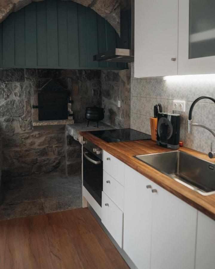 Вилла Casas Do Vale A Casa Casa Familiar Нордешти Экстерьер фото